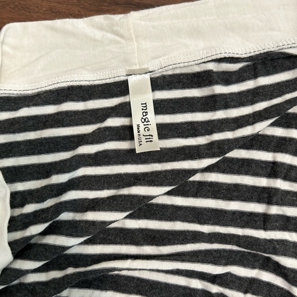 Grey and white striped cardigan - Picture 3 of 3